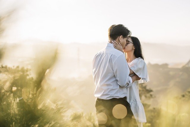 couple-ga7c71a7b2_640.jpg