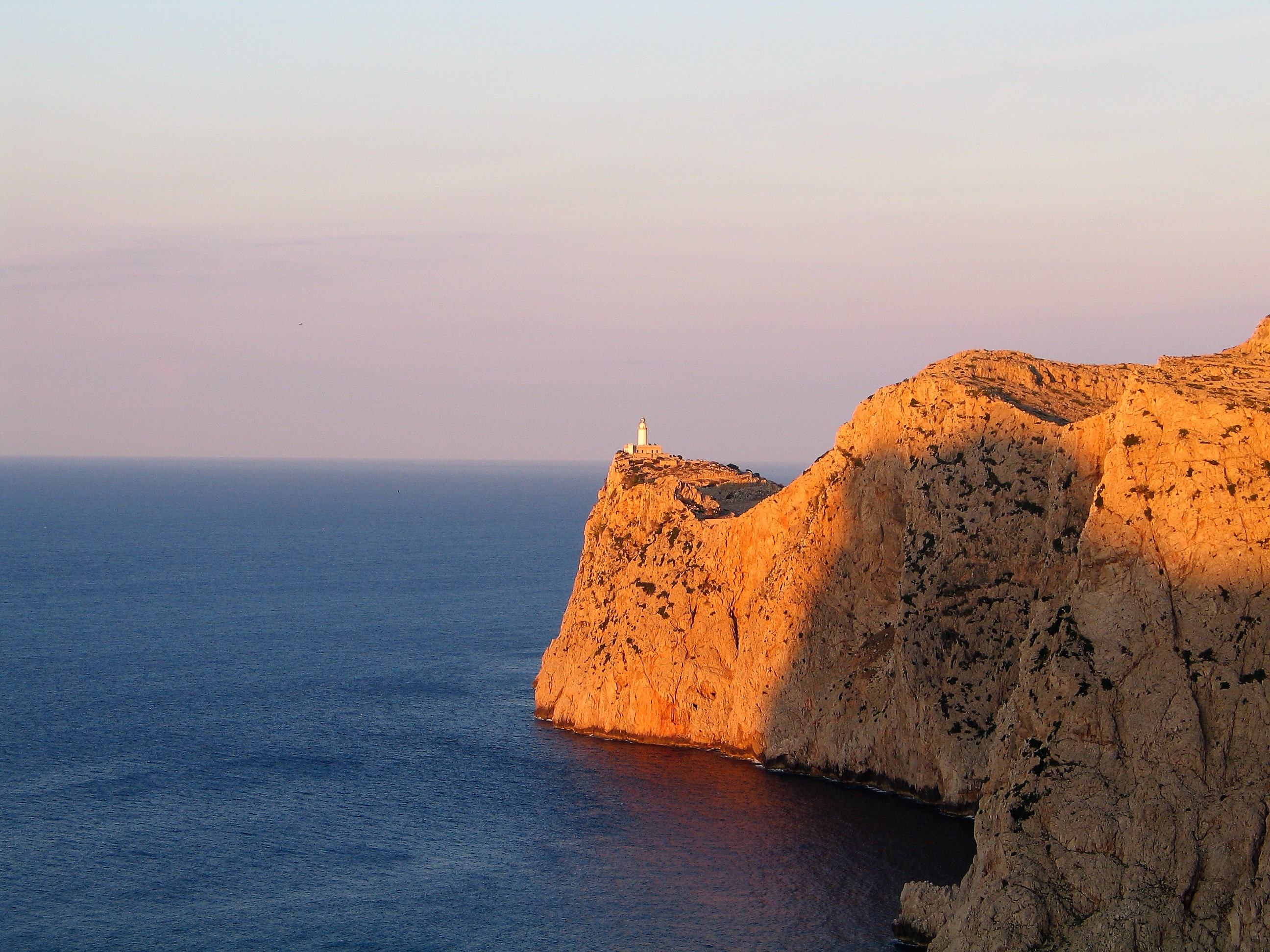 FARO CABO FORMENTOR.JPG