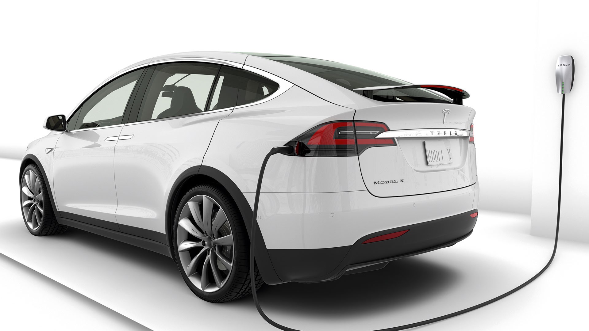 Tesla-hp-GQ-13Oct17_b.jpg