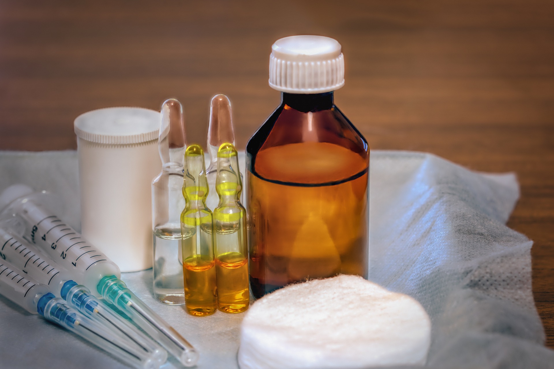 ampoules-6784714_1920 (1).jpg