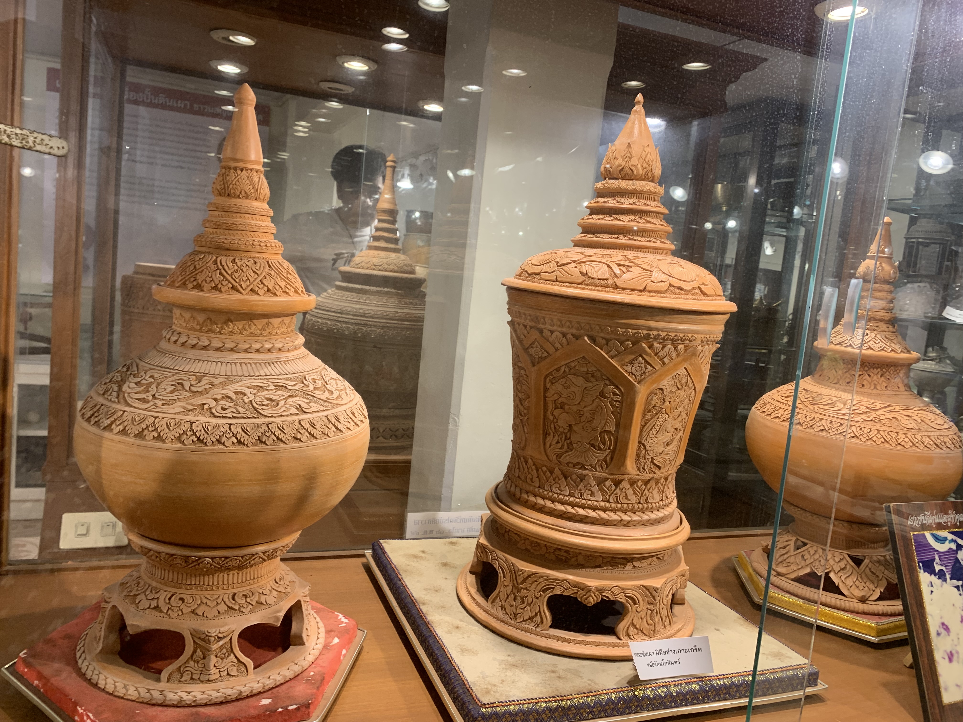 Thai Ceramics Exhibition Hall17.jpg