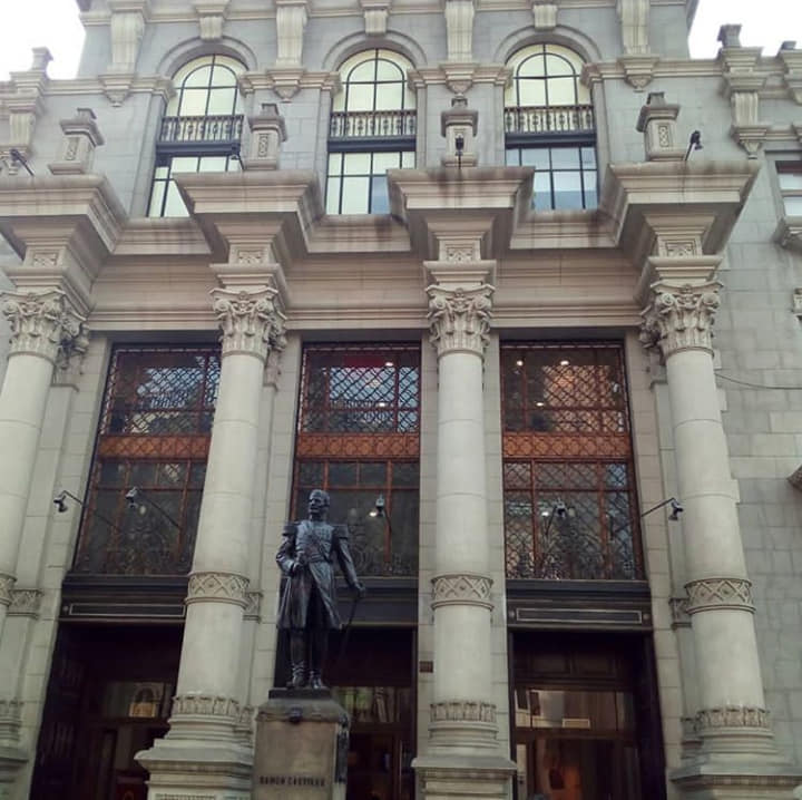 estatua.jpg