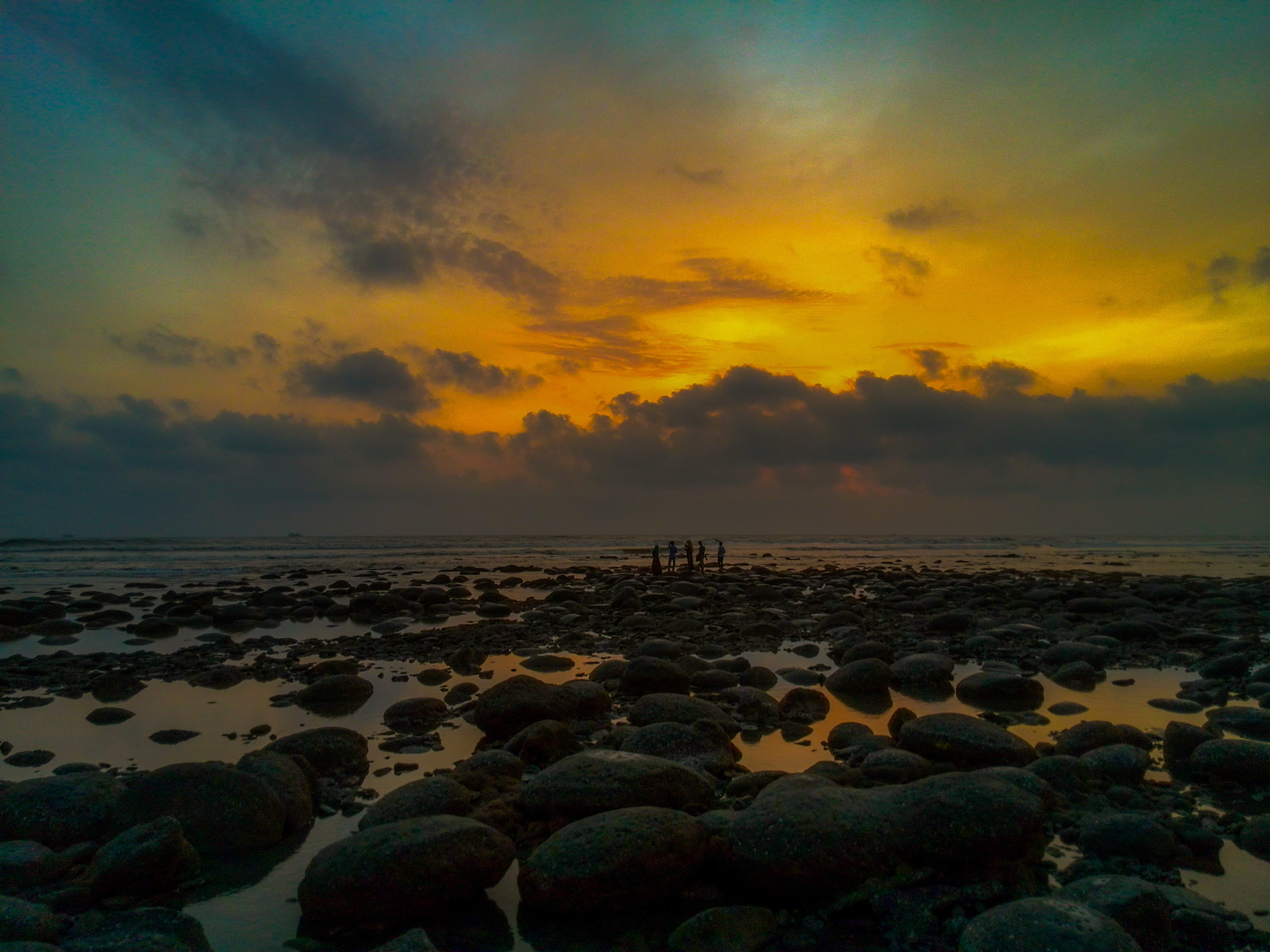 Coxs Bazar Sea Beach (2).jpg