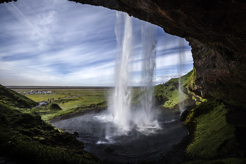 seljalandsfoss-1207955_960_720.jpg