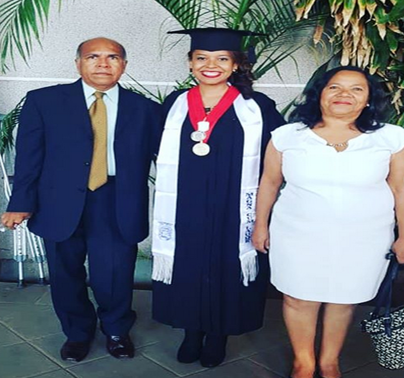 Tere graduacion 2.png