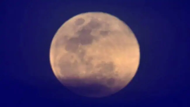 moon.jpg