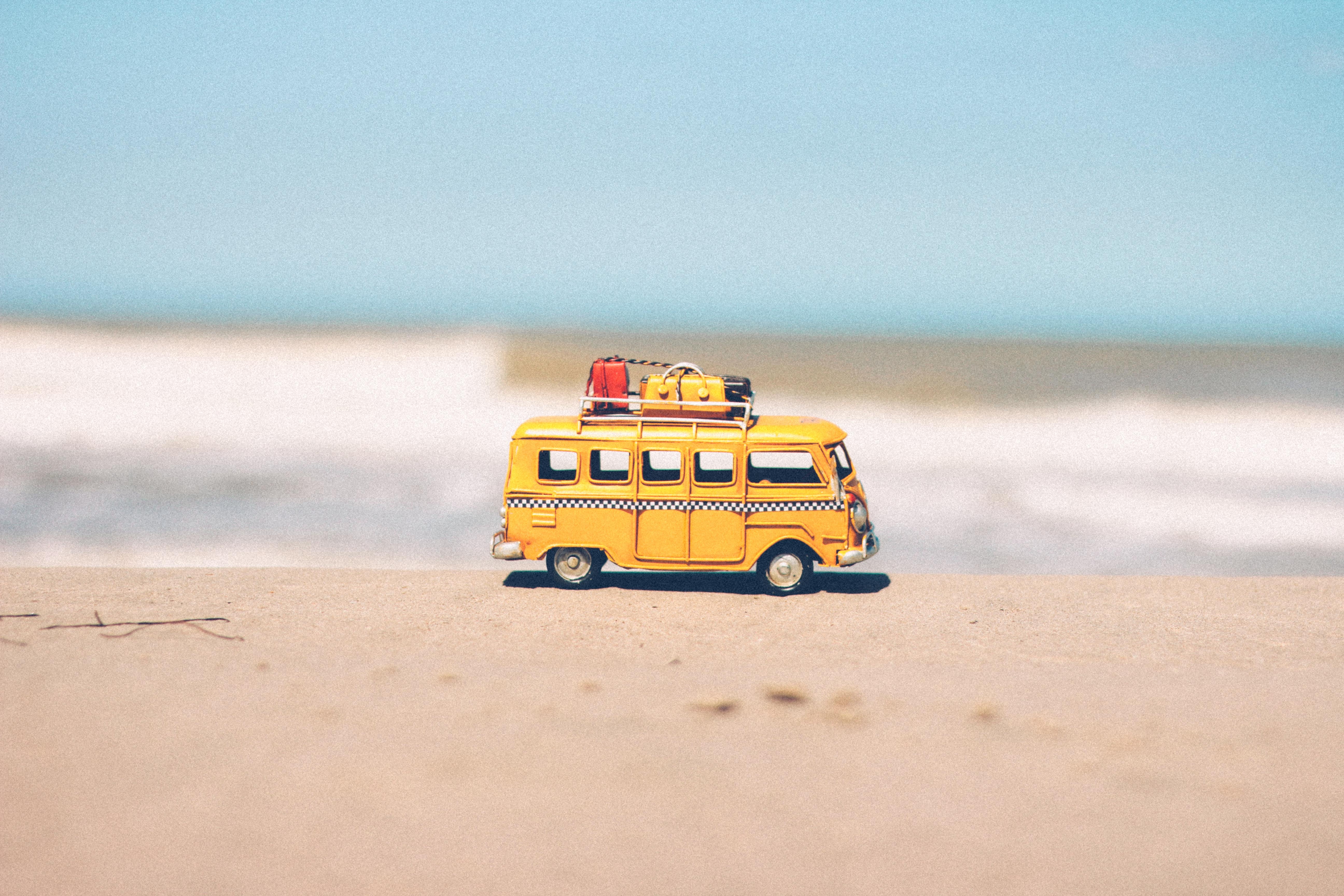 beach-blue-car-combi-386025.jpg