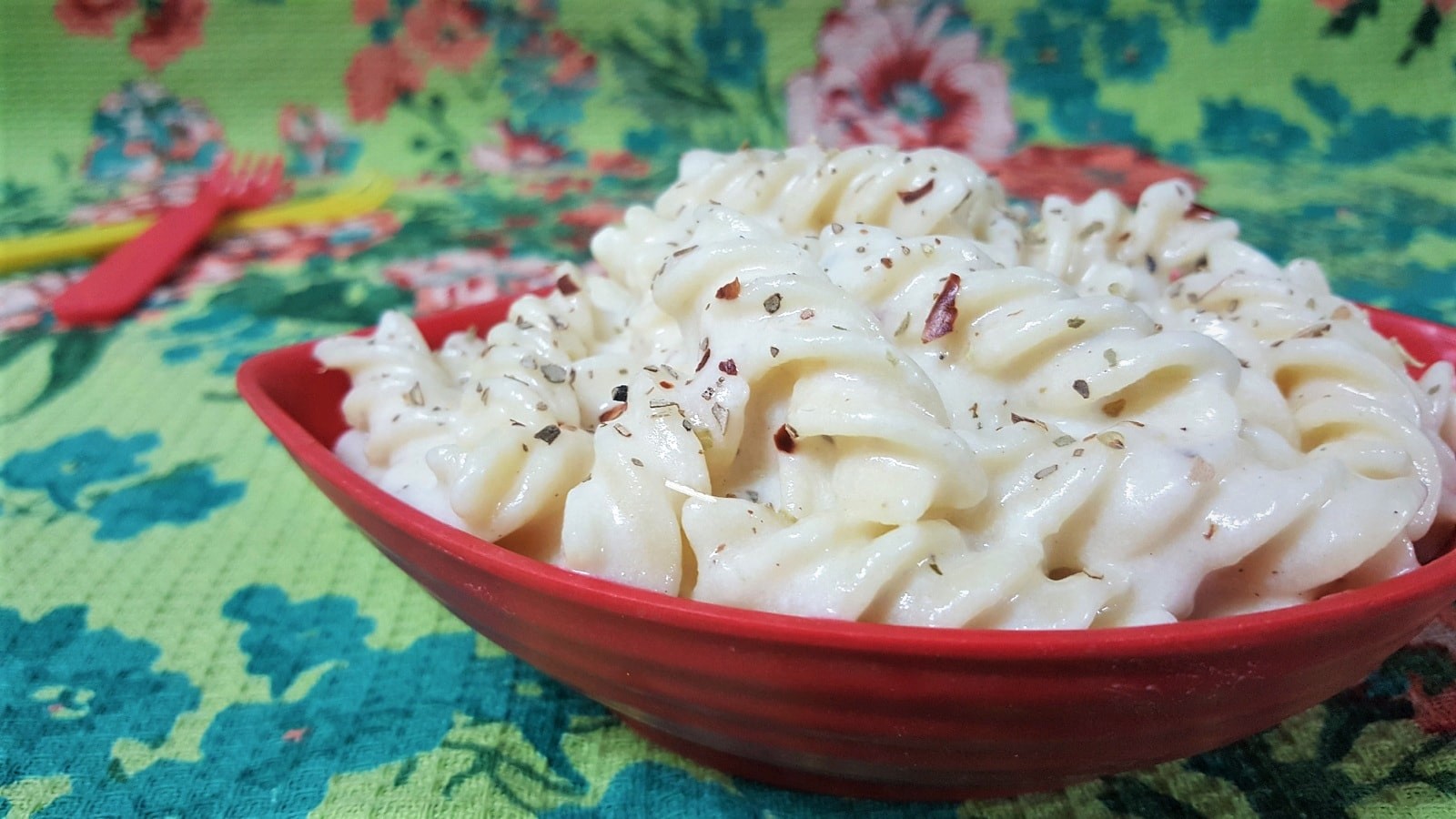 white-sauce-pasta-min.jpg
