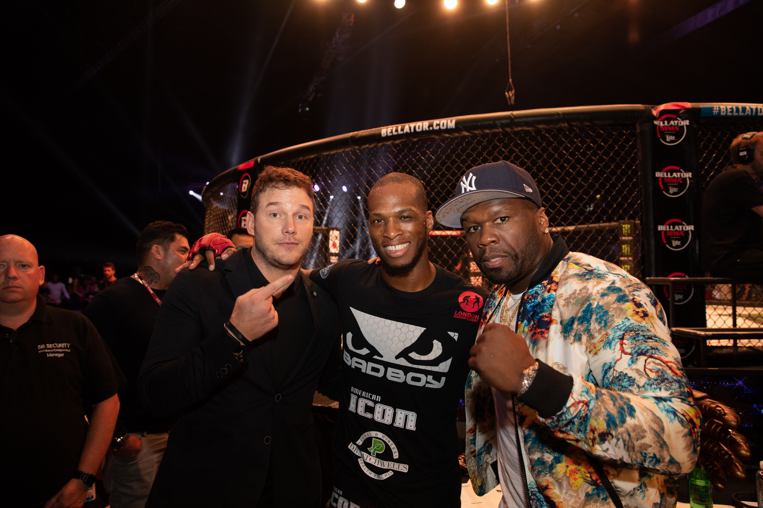 chris pratt shocked face.gif(https://cdn.steemitimages.com/DQmeDzdfAwcaHeLx21DRYeyUoyupwSec2QRxy9xnZtWUe8b/chris%20pratt%20shocked%20face.gif) LOL but in all seriousness them being there was just the icing on the cake of what was already a spectacular night ![FOX_2624.jpg