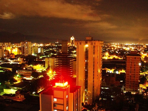 Maracay_Nocturna.jpg