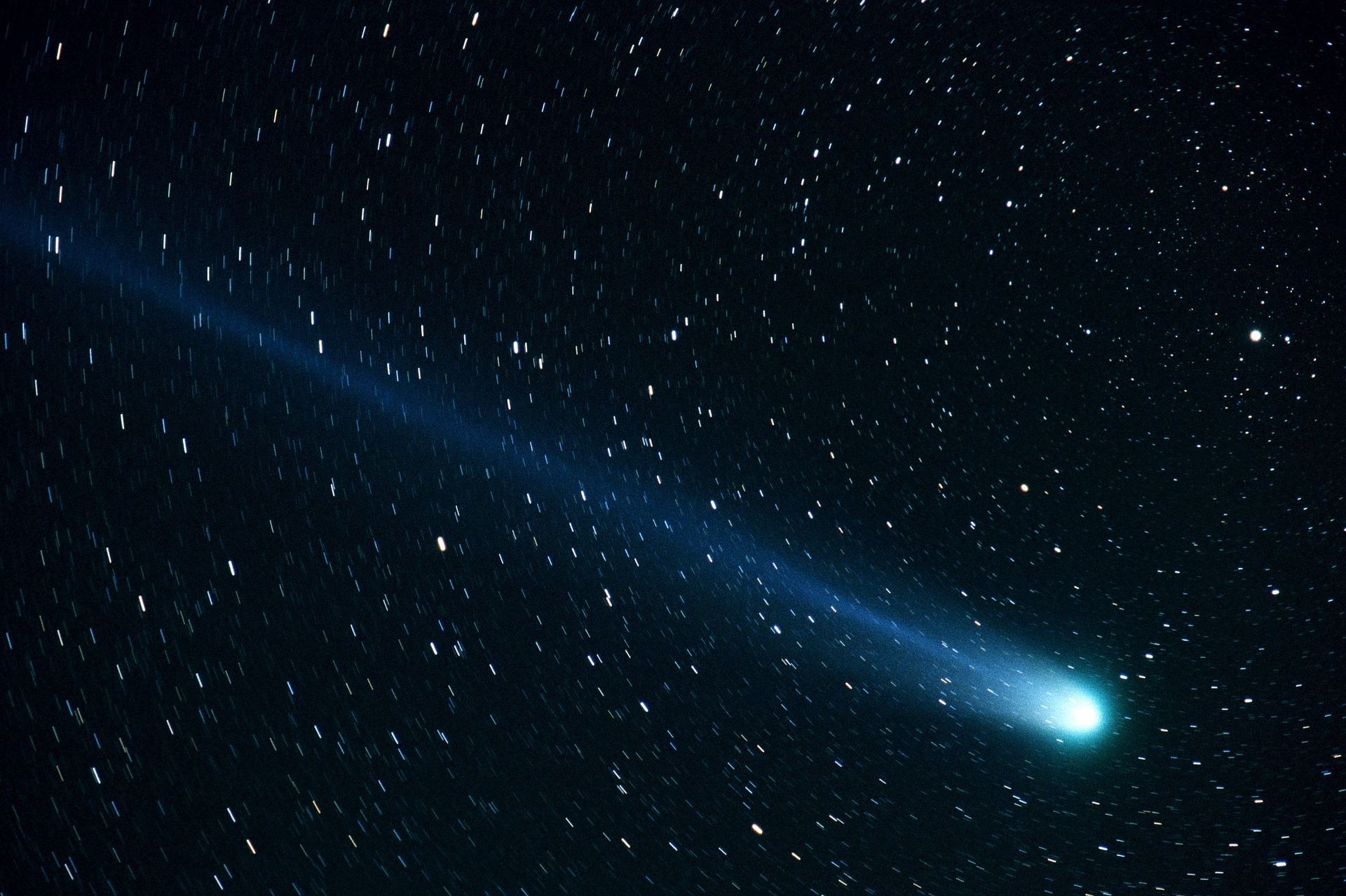 comet-877918_1920.jpg