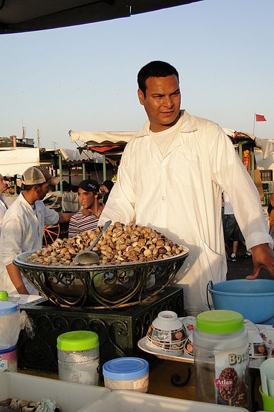 400px-Snails_for_Sale_-_Djermaa_el-Fna_(Central_Square)_-_Medina_(Old_City)_-_Marrakesh_-_Morocco.jpg