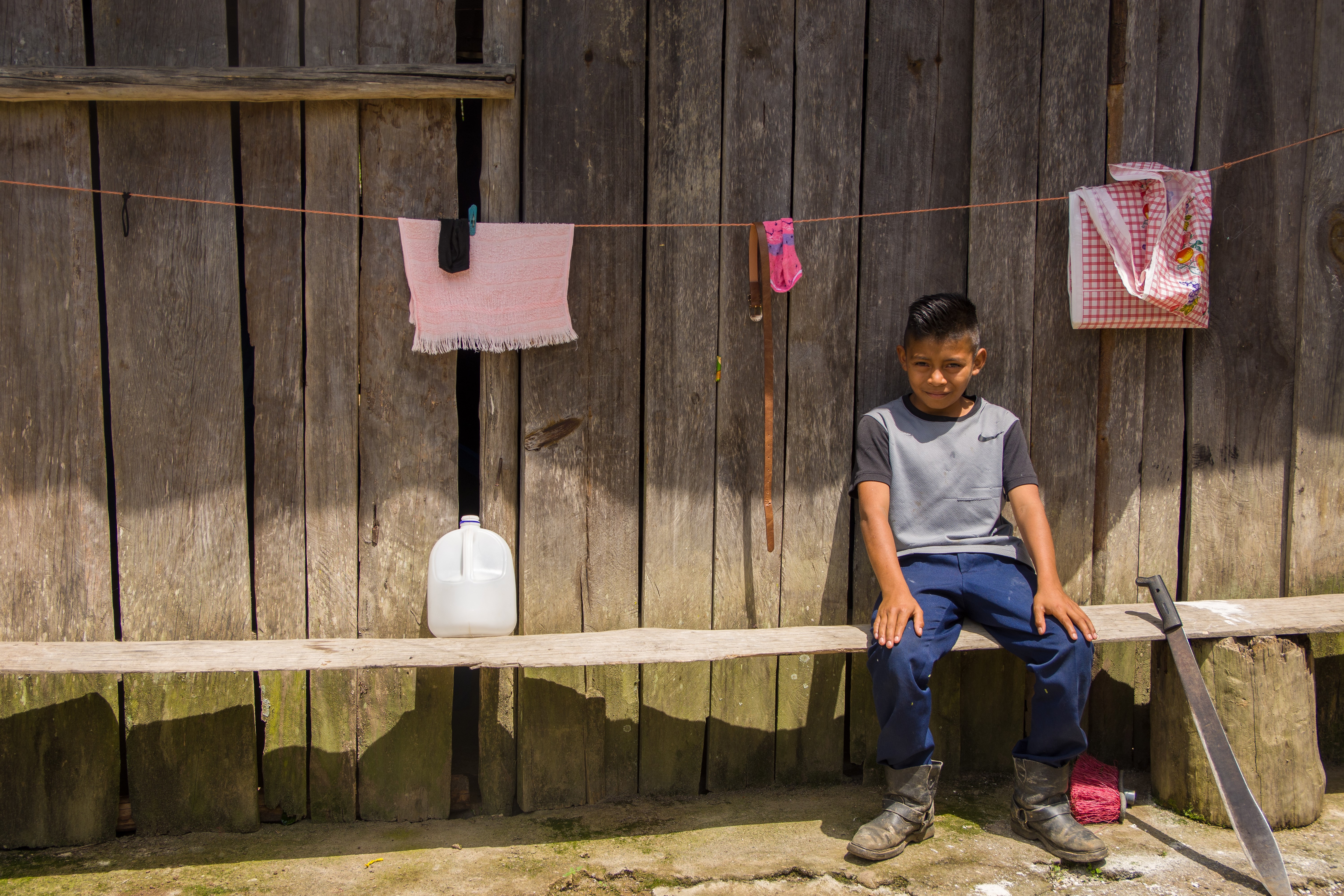 niño machete.jpg