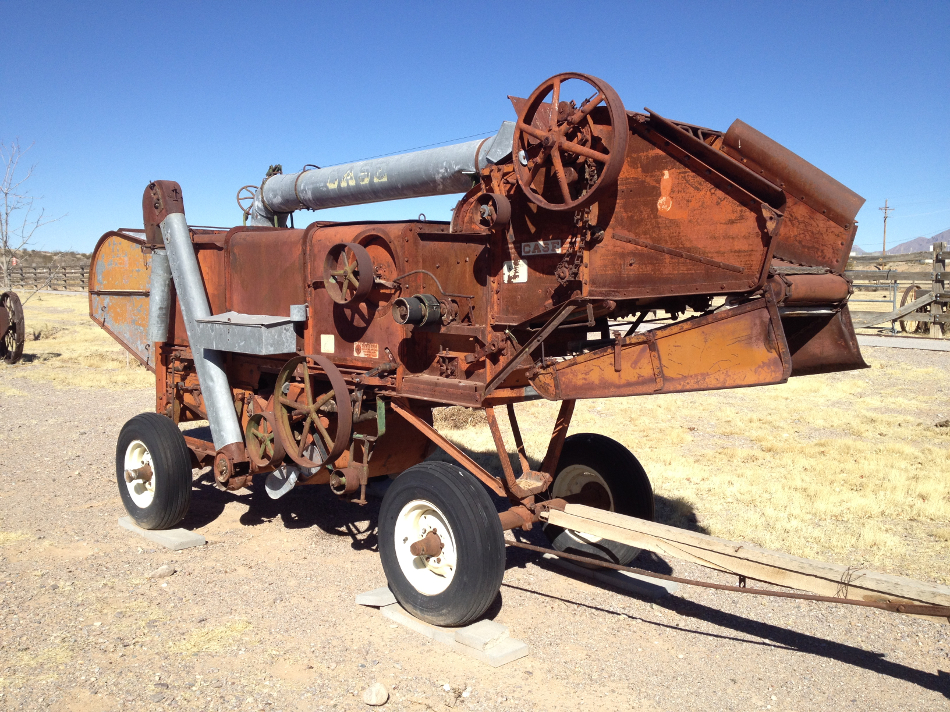 Threshing machine_c1942_CaseCorp SteveStrummer released into public.jpg