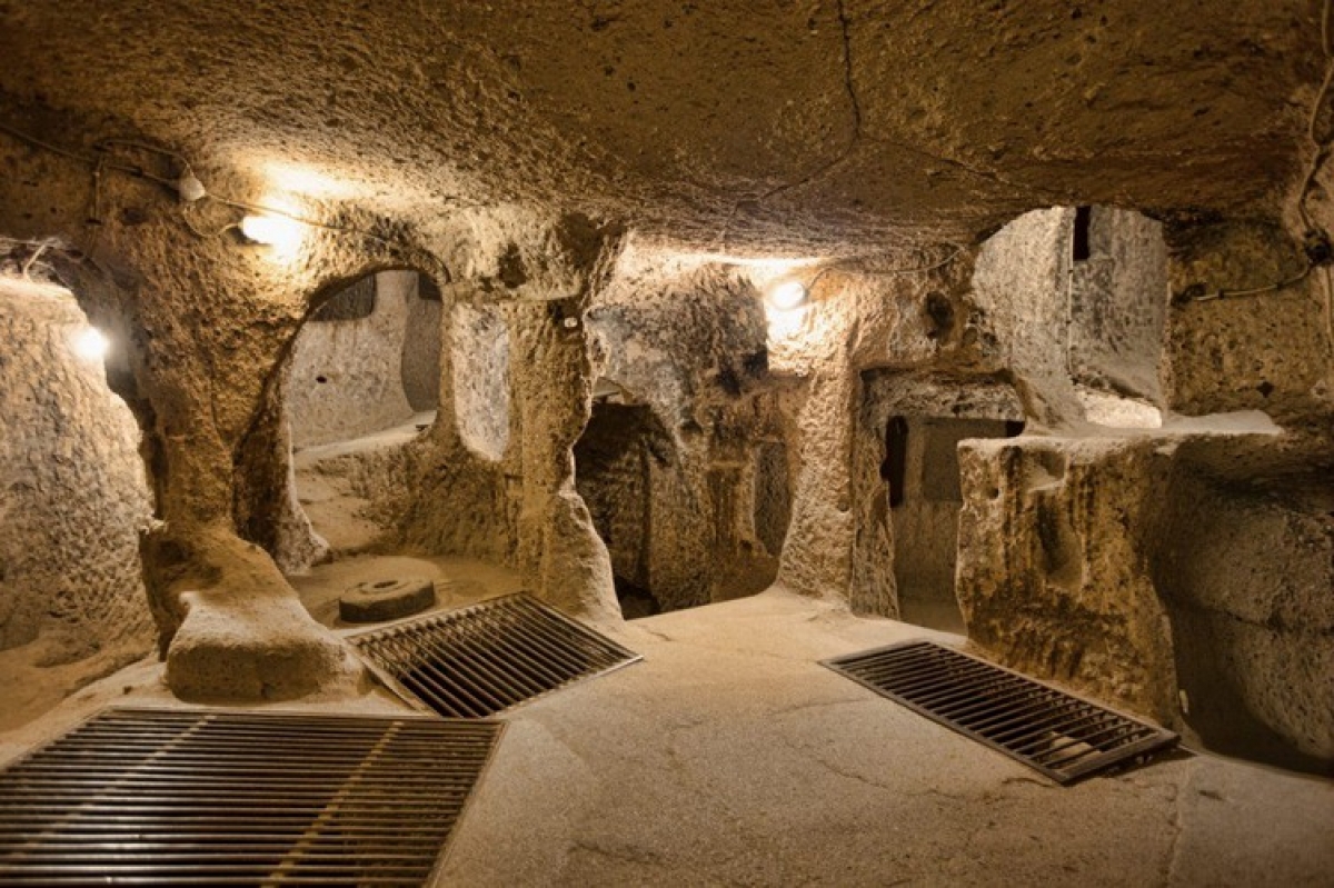Cu Chi Tunnels.jpg