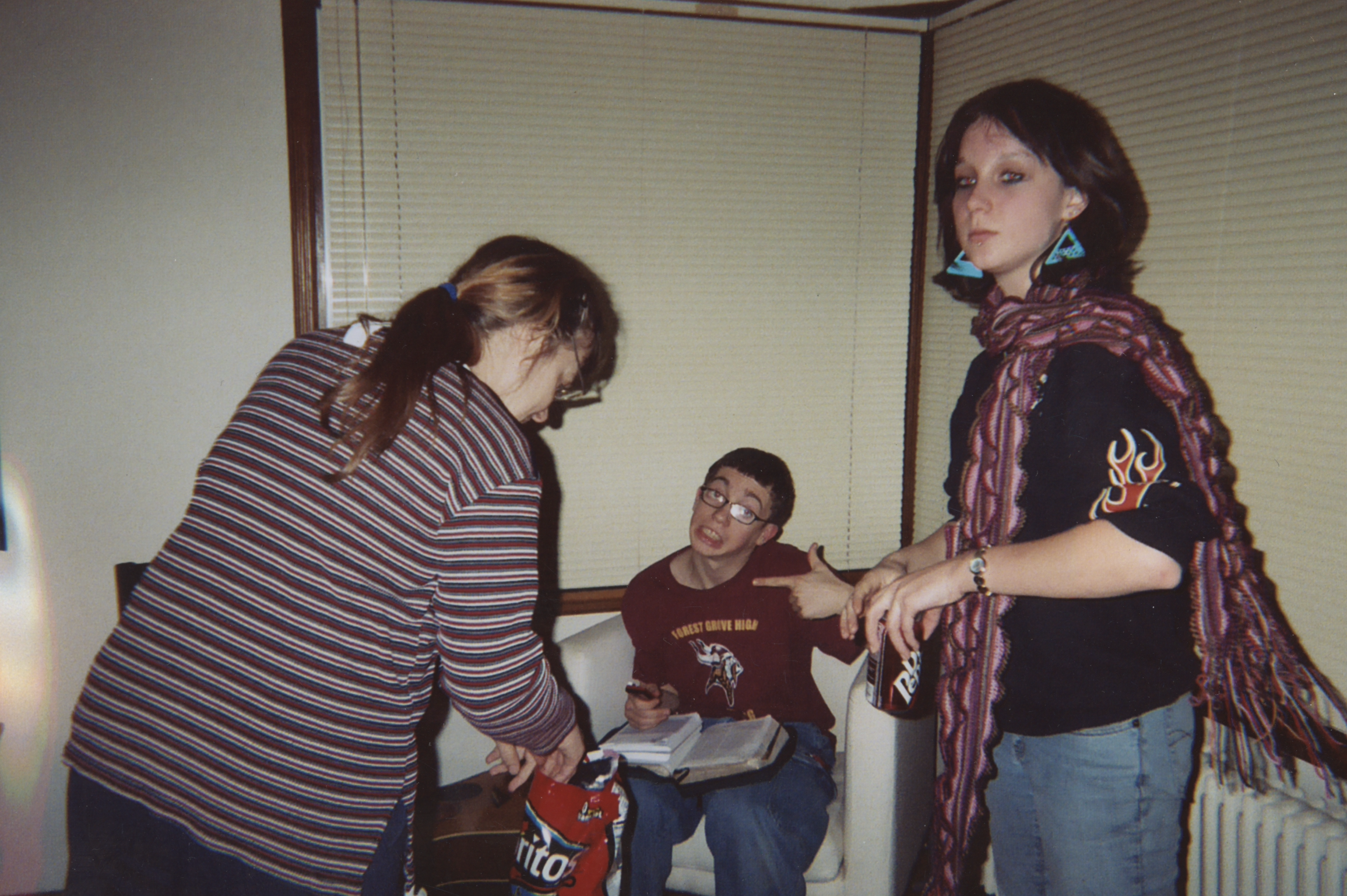 2004 Christmas-08.png