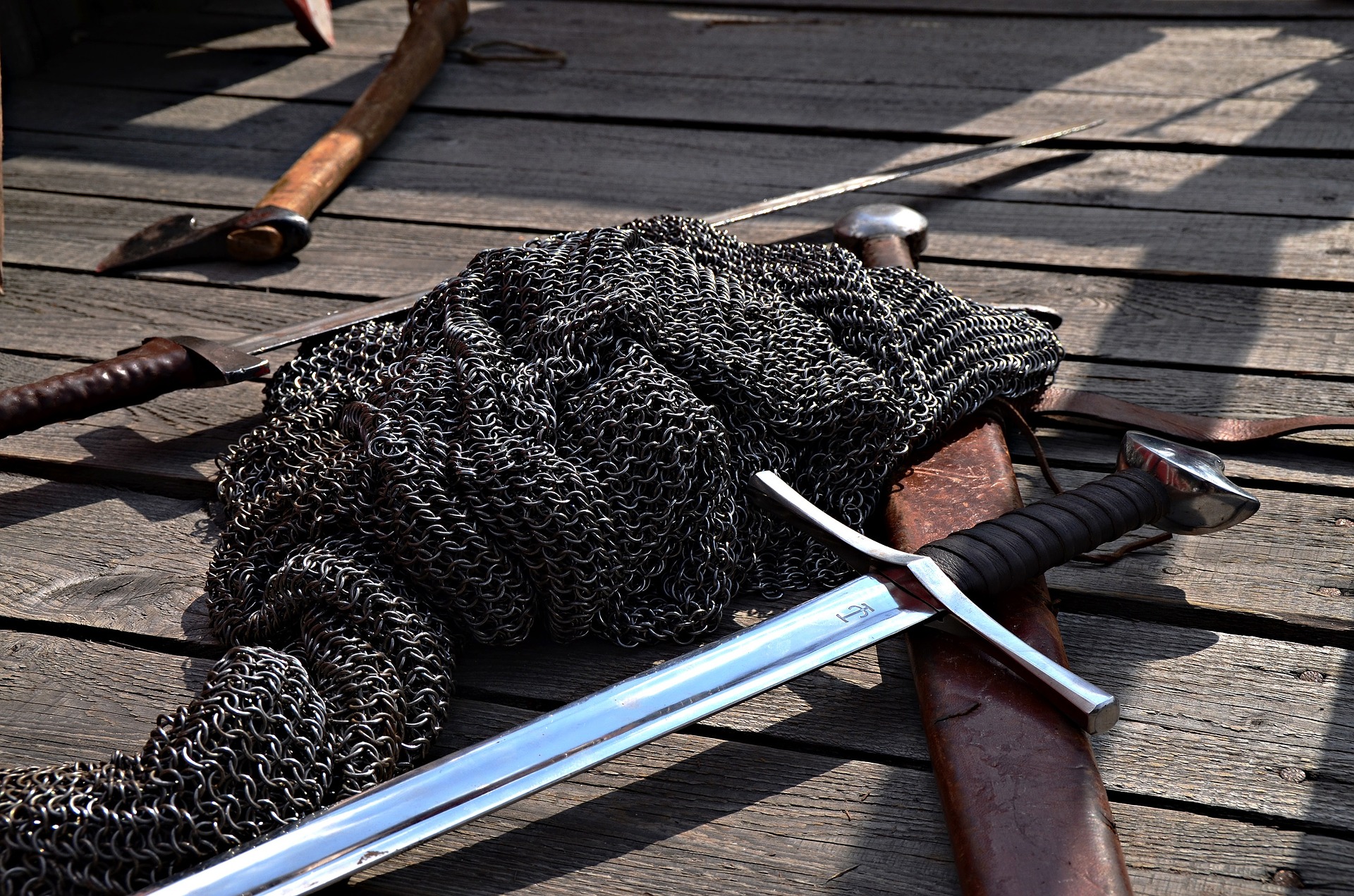 historical-reenactment-904716_1920.jpg