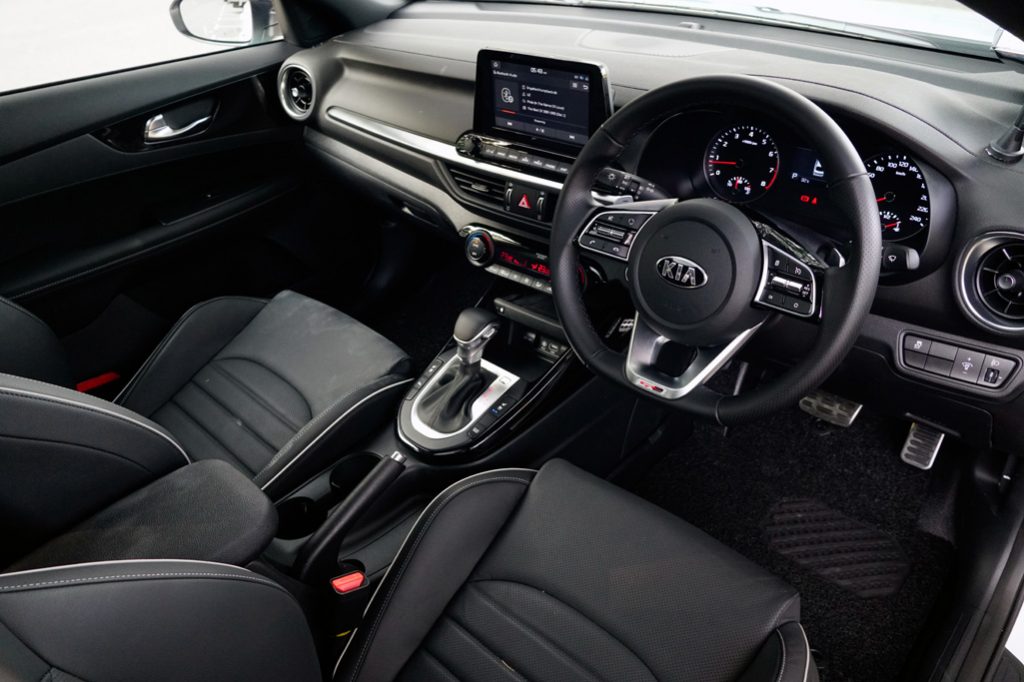 2019-Kia-Cerato-GT-Line-Review-Singapore-Interior-8-1024x682-1.jpg