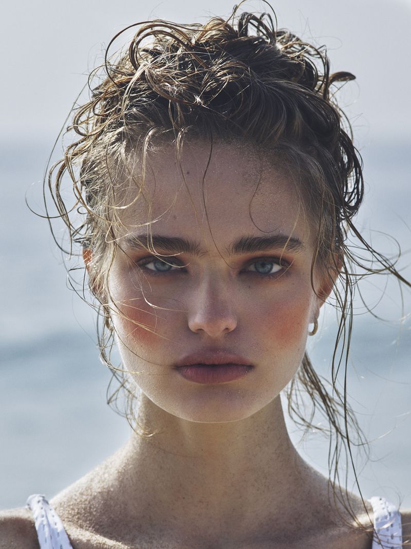 Anna Mila Guyenz by Simon Emmett for Vogue Turkey July 2018 Editorial 1.jpg