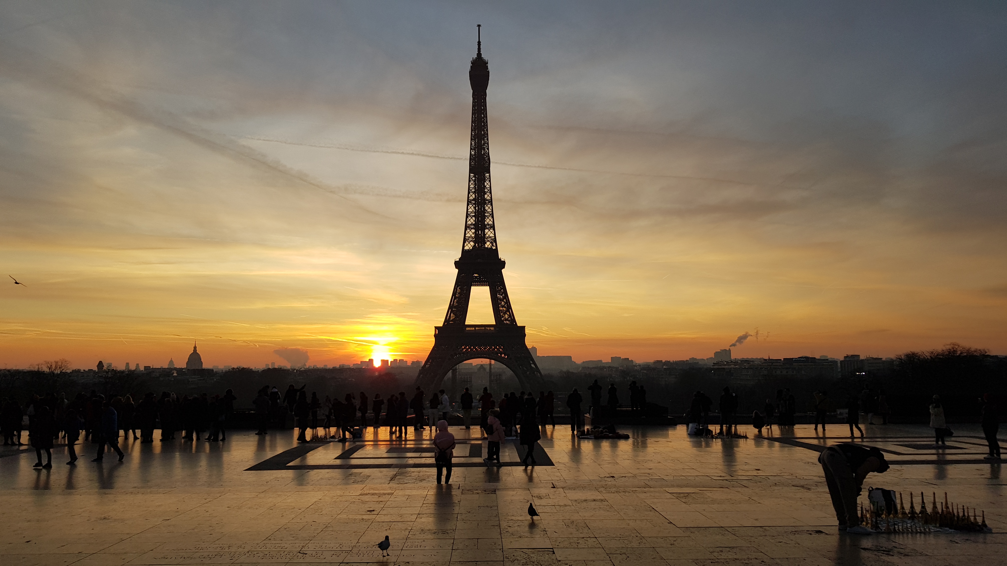 [파리 에펠탑 해돋이] 2020년 새해 복 많이 받으세요.