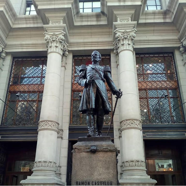 estatua2.jpg