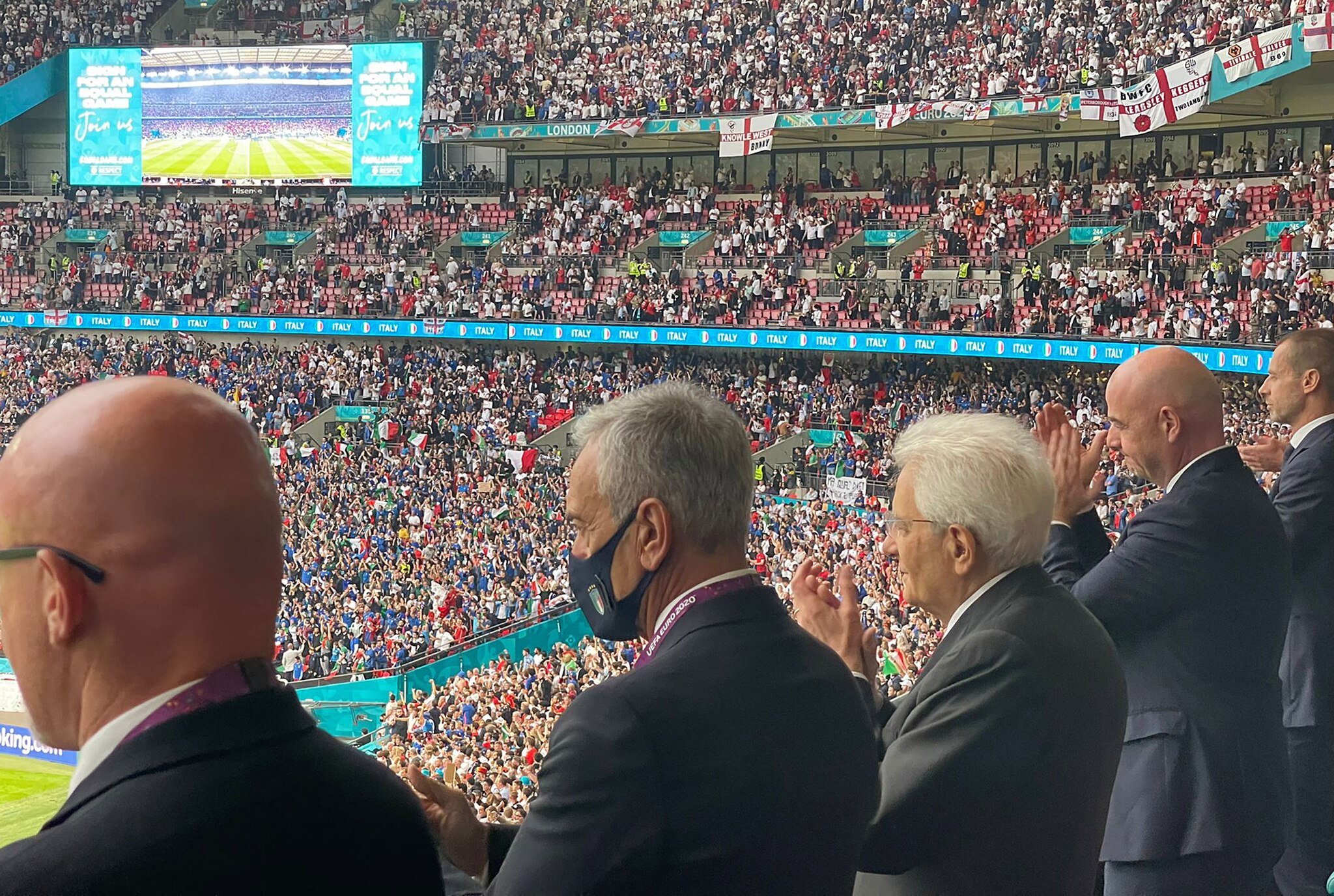 2048px-UEFA_Euro_2020_Final_-_Sergio_Mattarella_with_Gabriele_Gravina_and_Gianni_Infantino.jpg