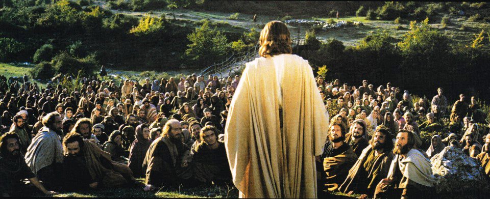 JESUS SIENTA A SUS DICIPULOS PARABOLA DEL SENBRADOR.jpg