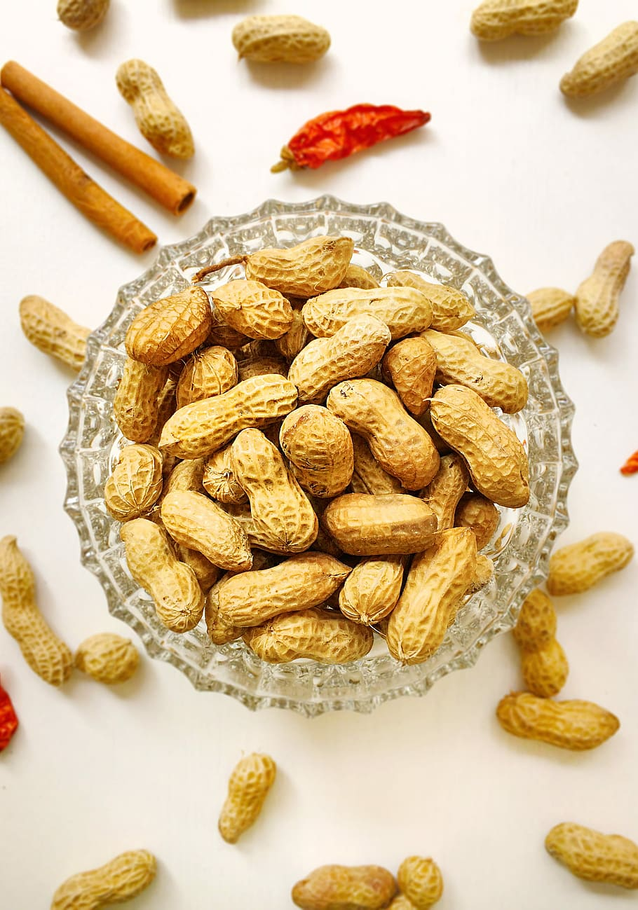 Орехи арахис. Арахис сушеный. Белый орех. Арахис культурный.