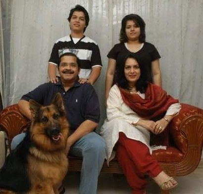 Shikha-Talsania-with-her-family-1.jpg