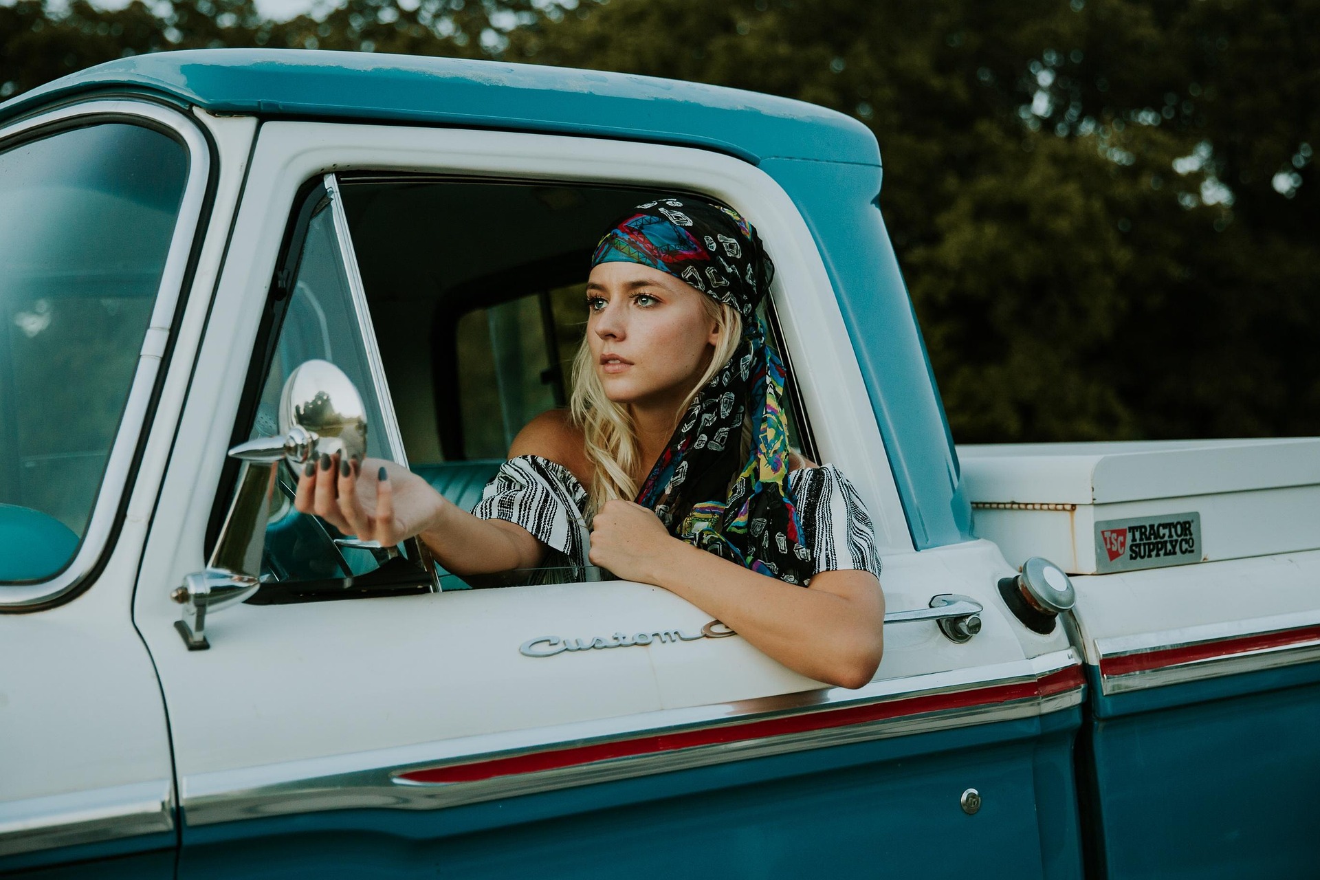 pexels-woman-1845572_1920.jpg