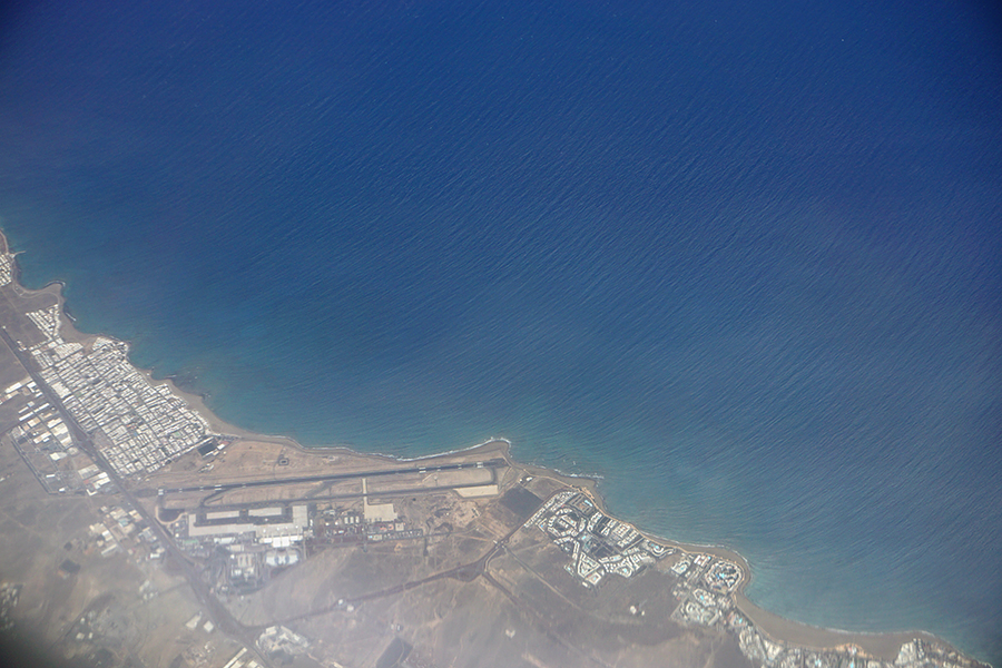 Flight_over_the_Canary_005_s.jpg