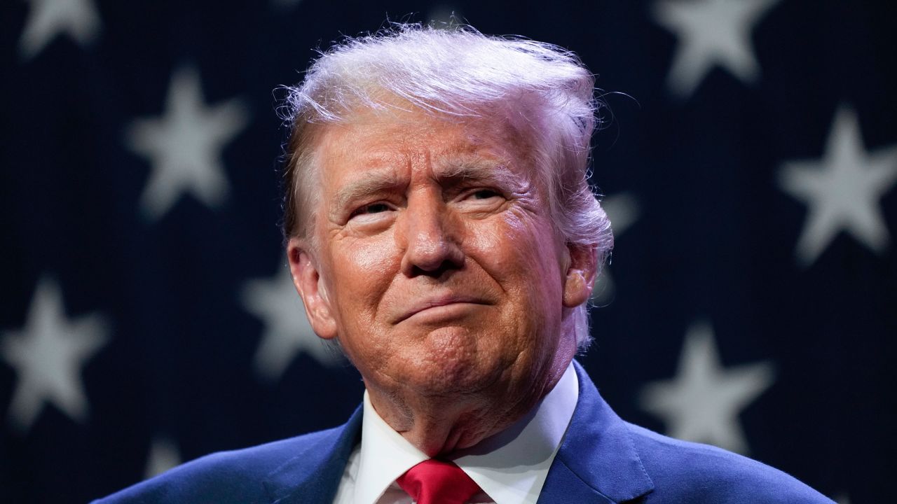 230728220351-09-lincoln-dinner-072823-trump.jpg