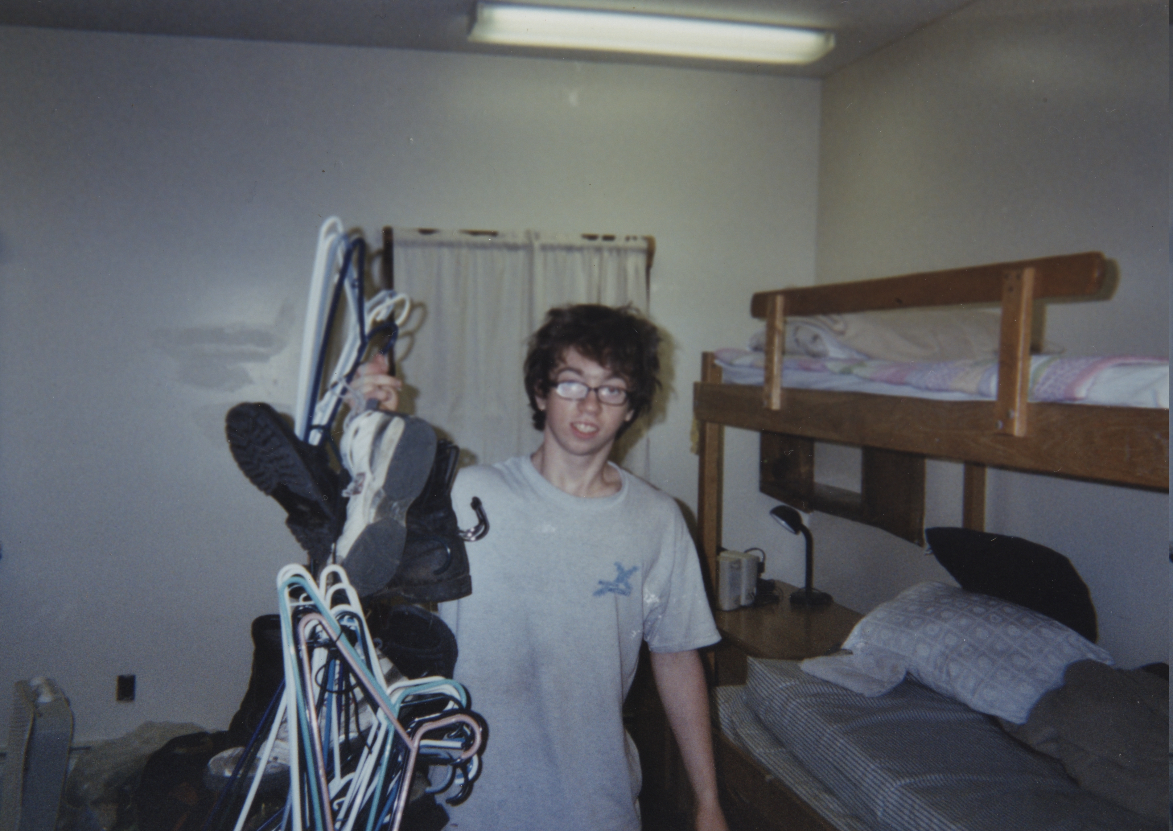 2004 WOLBI Hangers.jpg