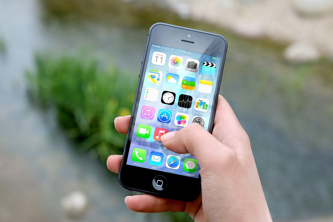 iphone-gfaa7c42b9_1280.jpg