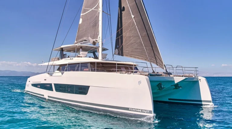 ALOIA80FountainePajotThira80CrewedCatamaran19-768x428.webp