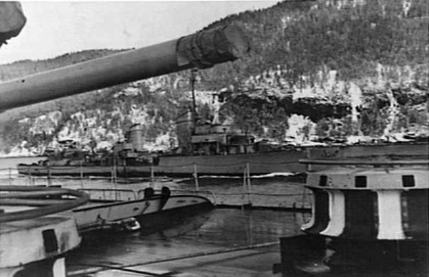 German_destroyer_off_Norway_1940.jpg
