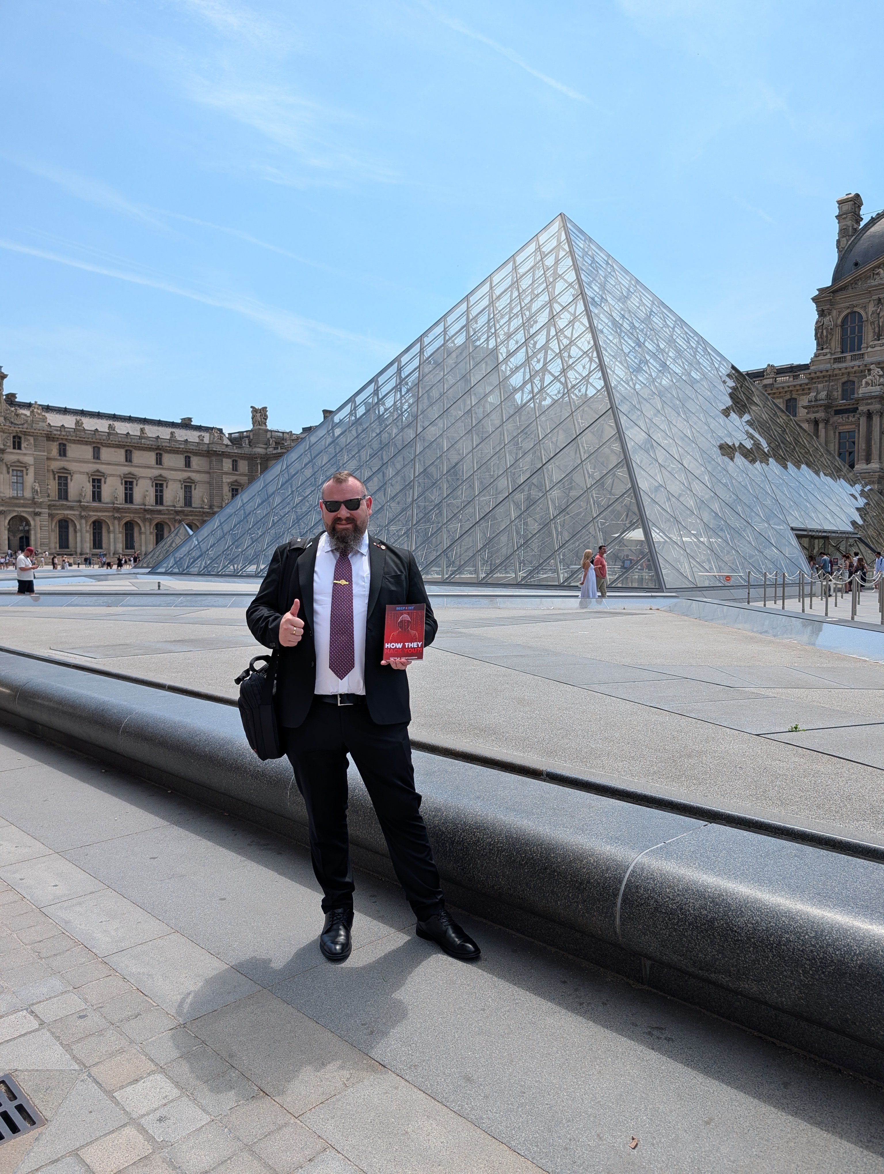 louvre-secpoint-1.jpg