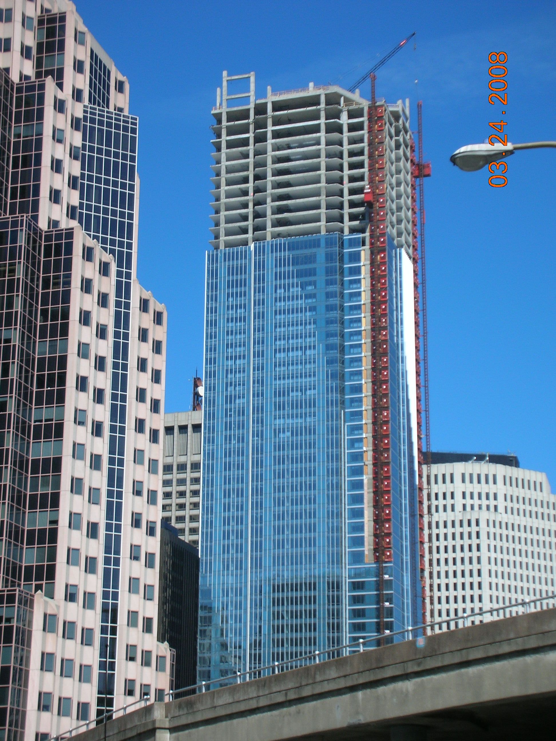 The_Millennium_Tower_(301_Mission_Street)_as_seen_from_the_south,_SF,_March_2008.JPG