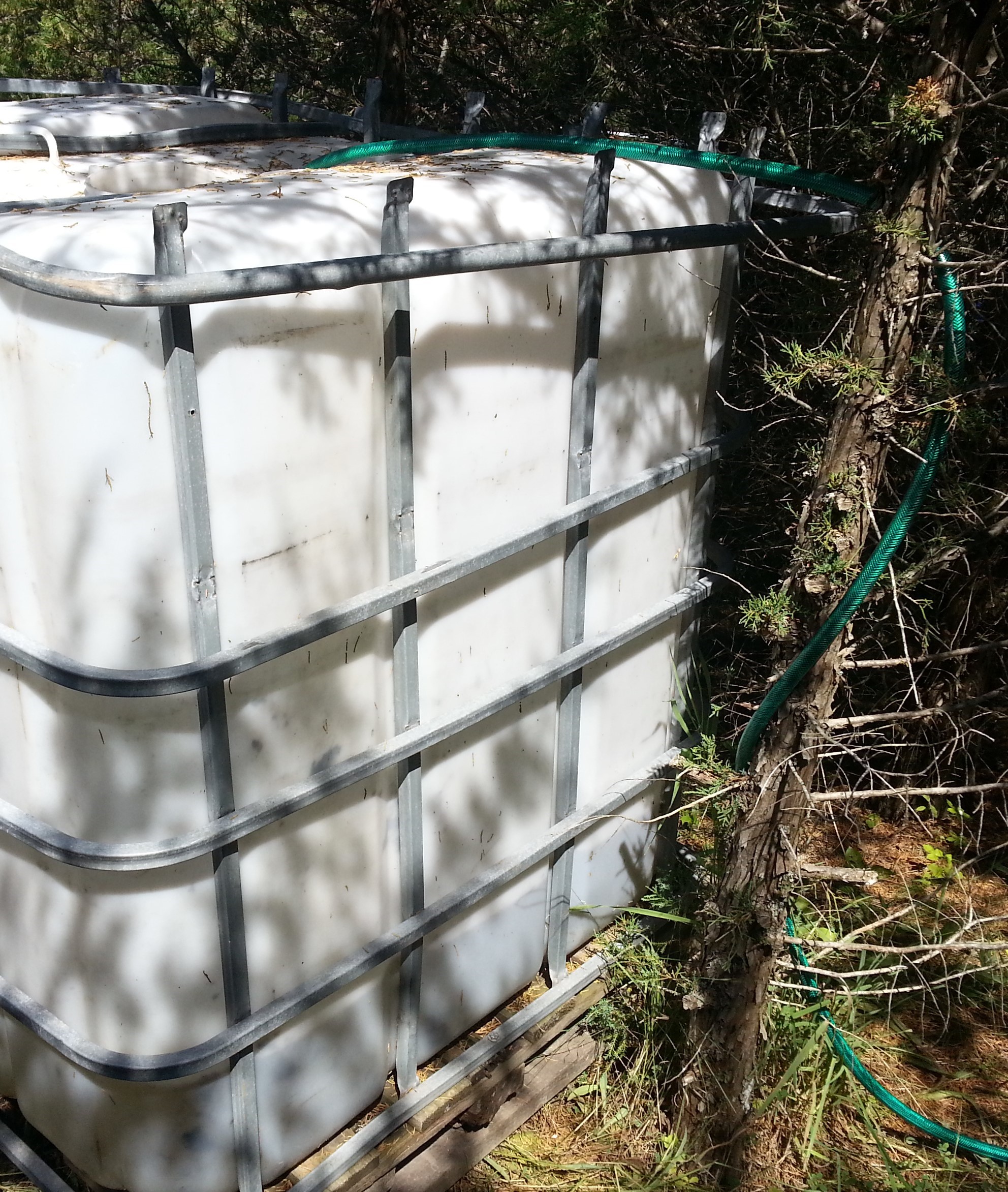 water_tote_back_input.jpg