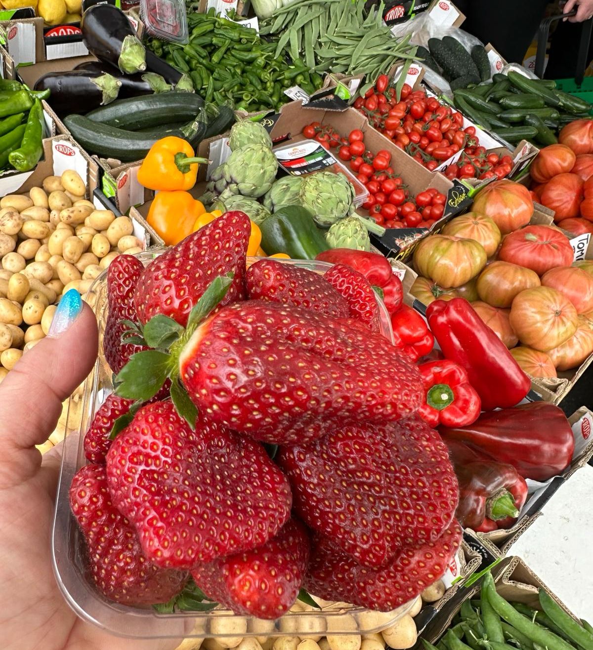 Erbeeren am Markt.jpg