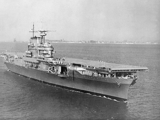 USS_Hornet_(CV-8)_underway_in_Hampton_Roads_on_27_October_1941_res.jpg