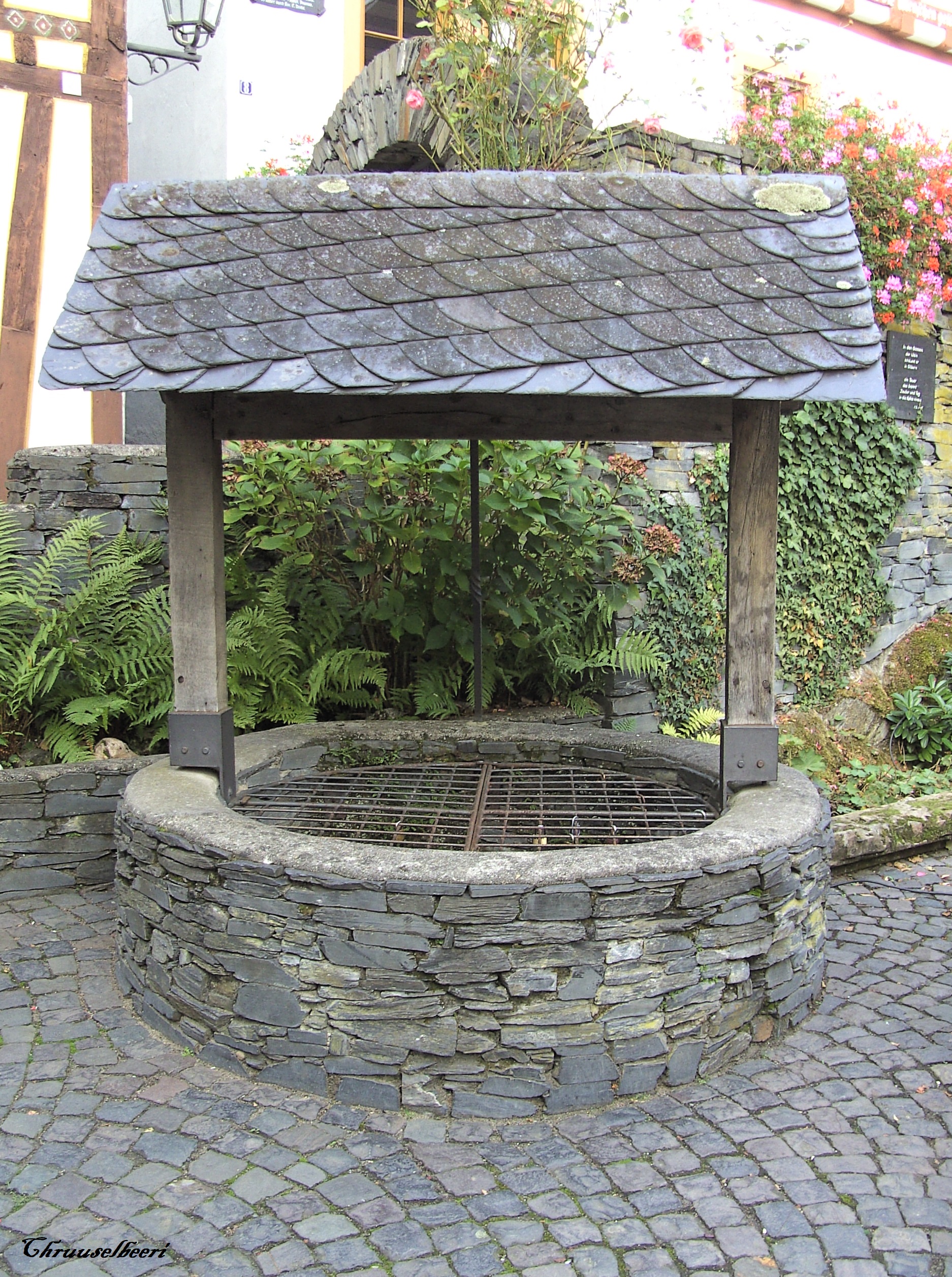 Brunnen_02.jpg