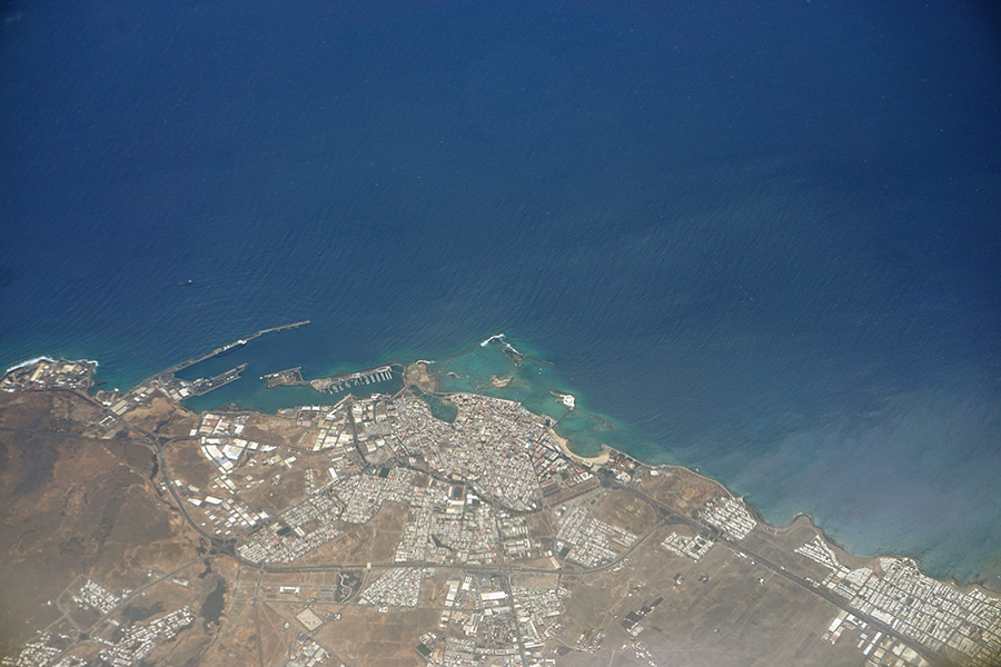 Flight_over_the_Canary_004_s.jpg