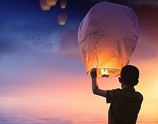 balloon-3206530_1280-small (2).jpg