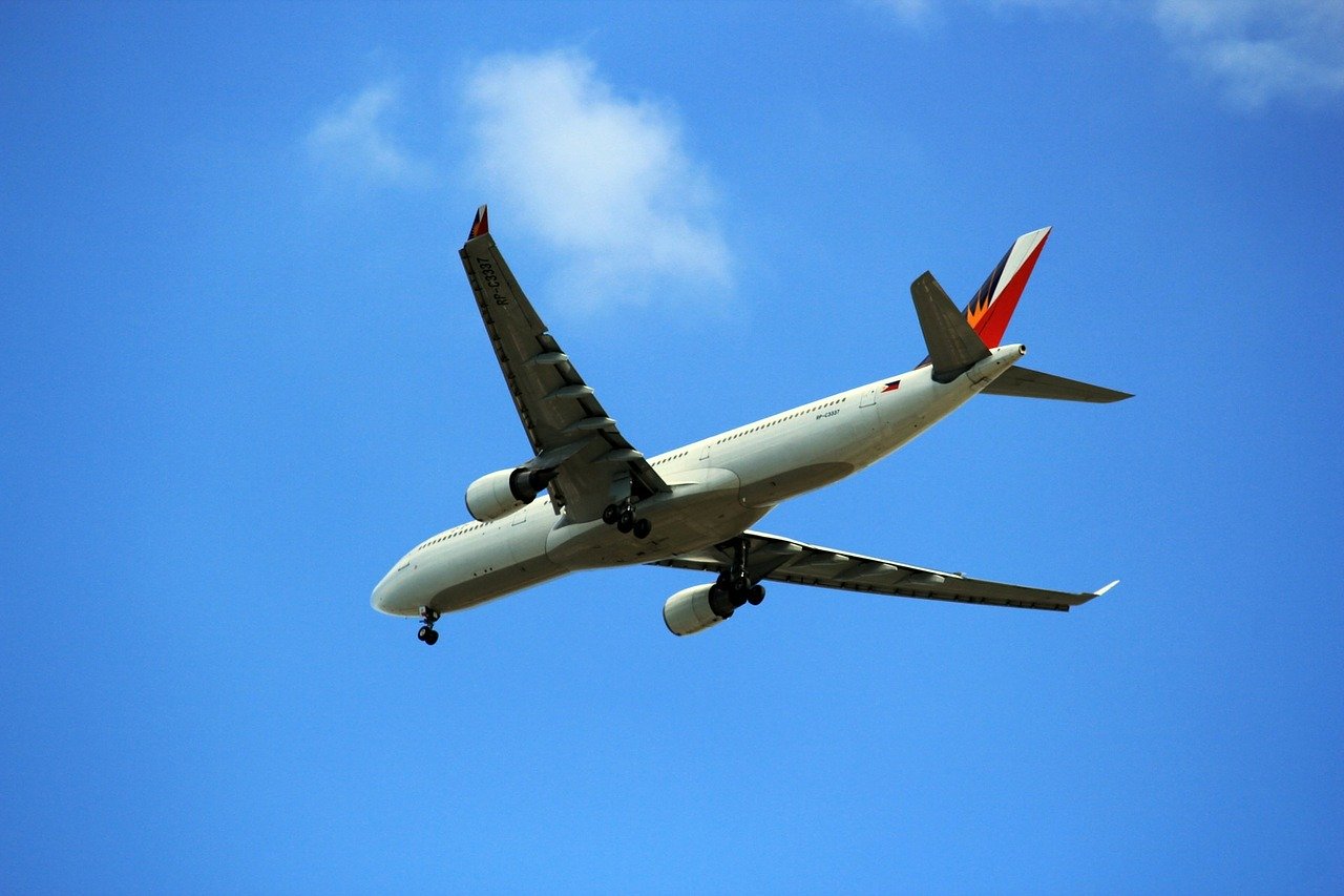 airplane-316716_1280.jpg
