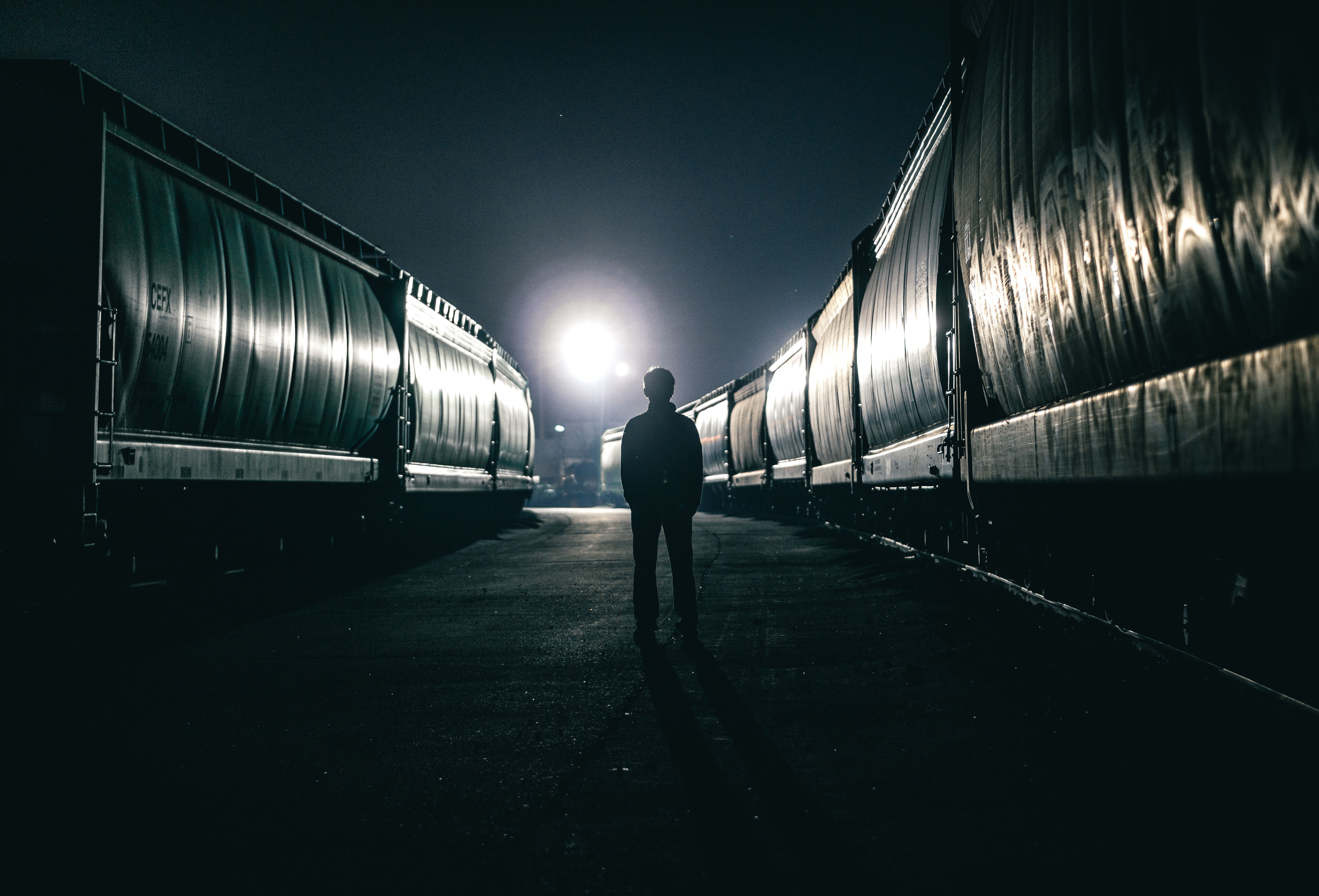 stocksnap-dark-2567082.jpg