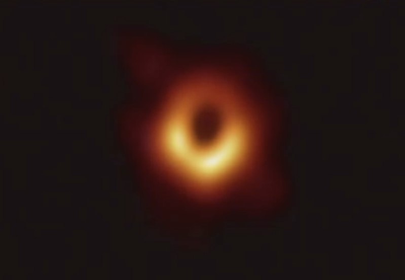 Time to shift attention, briefly, from ETH to EHT: Historical Black Hole Image! 黑洞揭秘！