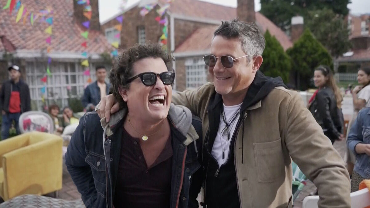 Alejandro-Sanz-Carlos-Vives-Bogota.jpg