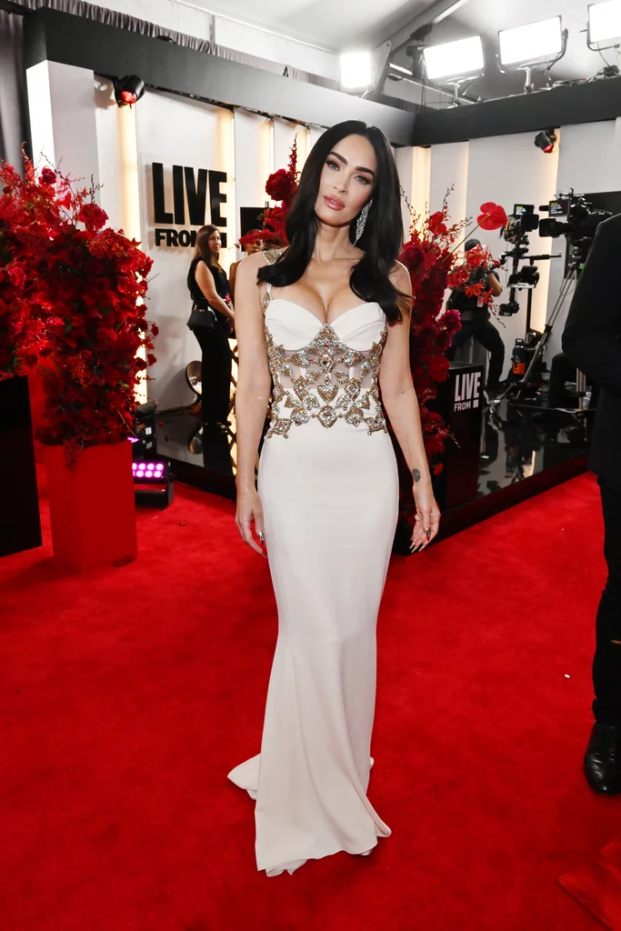 megan-fox-zuhair-murad-dress-grammys-2023 (1).webp