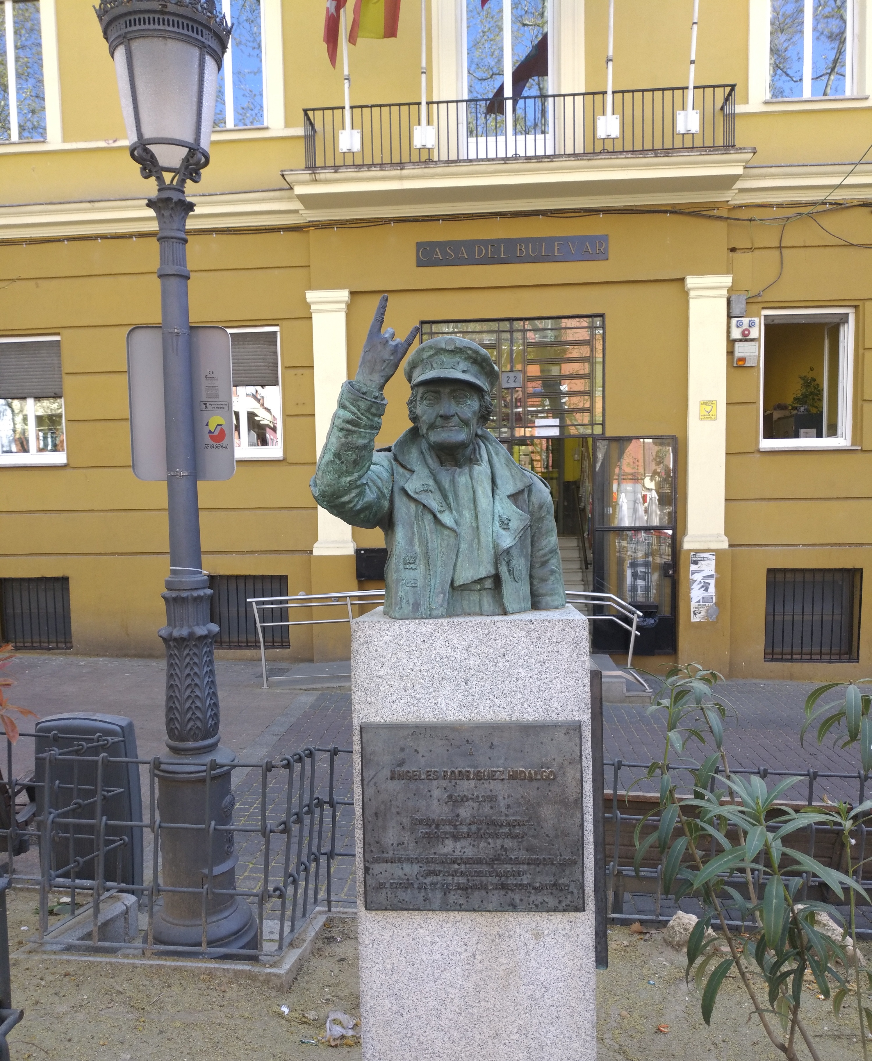 P90322-155635.jpg
